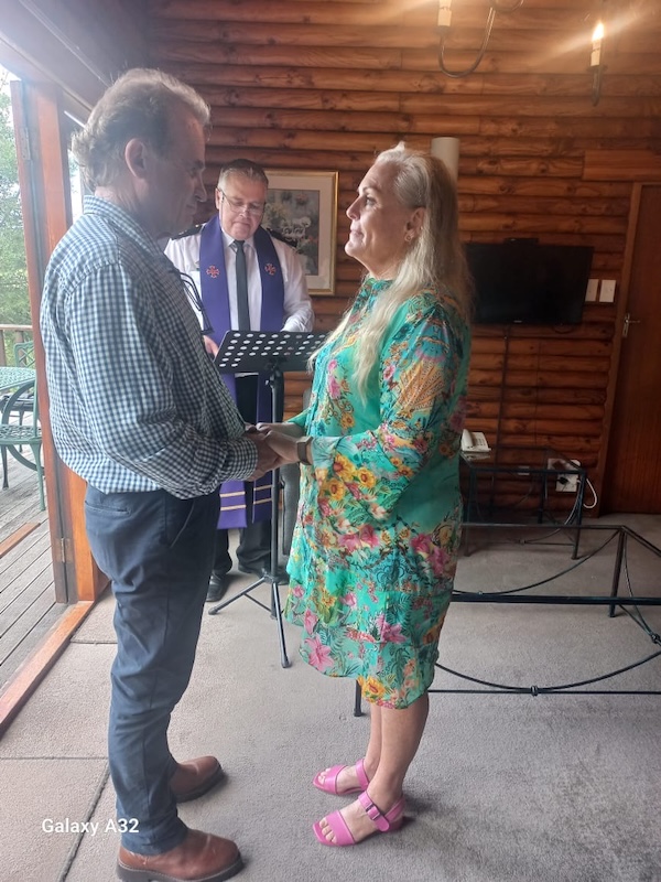 Wedding ceremony by Dr. Gerrit Rademeyer in Bonnievale