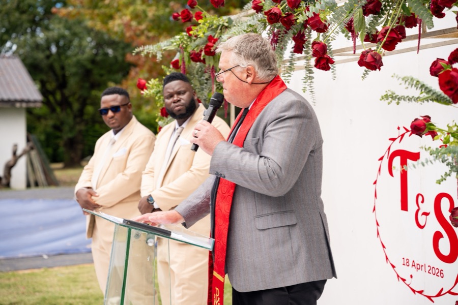 Wedding ceremony by Dr. Gerrit Rademeyer in Bonnievale