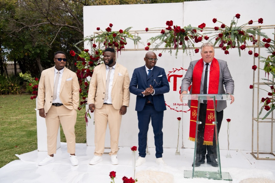 Wedding ceremony by Dr. Gerrit Rademeyer in Bonnievale